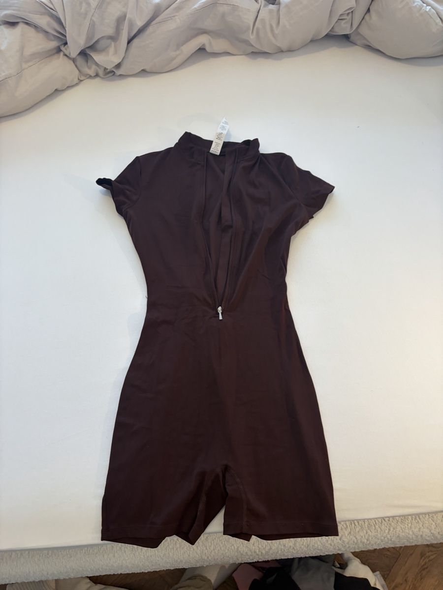 Shein Tute: Combinaison bordeaux – Nuovo (secondo la descrizione) da Pully venduto da ari_78pk