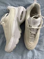 Nike Air Sneaker weiss Gr.  44 gebrauchter Zustand