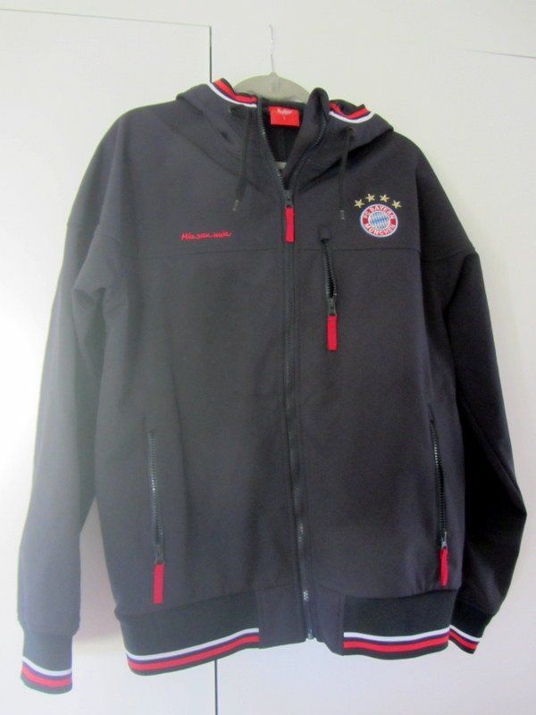 Bayern München Giacche: FC Bayern München Softshelljacke dunkelblau Gr. L – Usato da Kreuzlingen venduto da heinrich7h