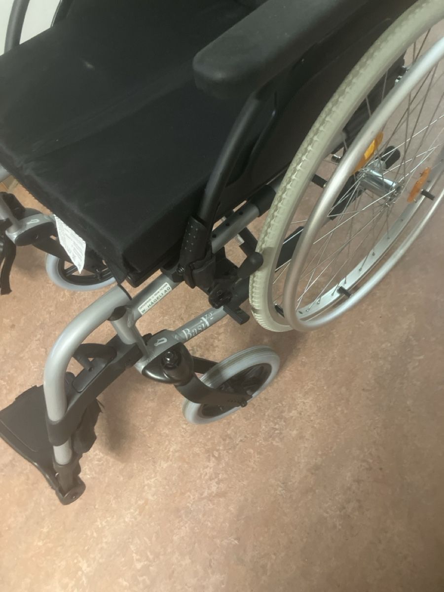 Chaises roulantes: Rollstuhl – D'occasion à Hagenbuch ZH par matzi02 1