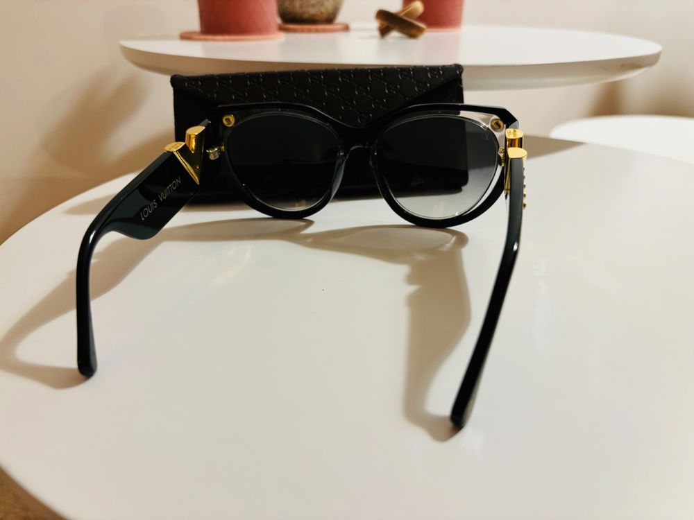 Louis Vuitton My fair lady studs sunglasses (Z1146E)