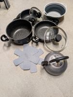 Campinggeschirr / 3x Töpfe, 1x Teekanne, 1x Pastasieb