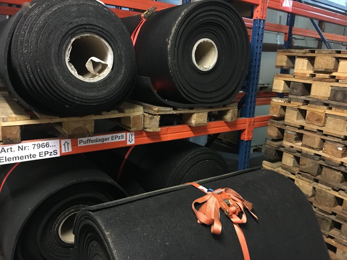 Rivestimenti per pavimenti: Gummiboden 25mm – Usato da Zürich venduto da Julius85