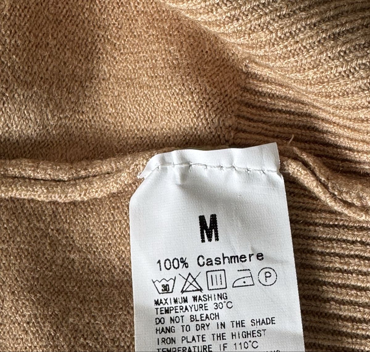 Pulls & Sweat-shirts: Neuer Pullover Cashmere / beige Gr.M – Neuf avec emballage d'origine à Morschach par jeanhenrifabre 3