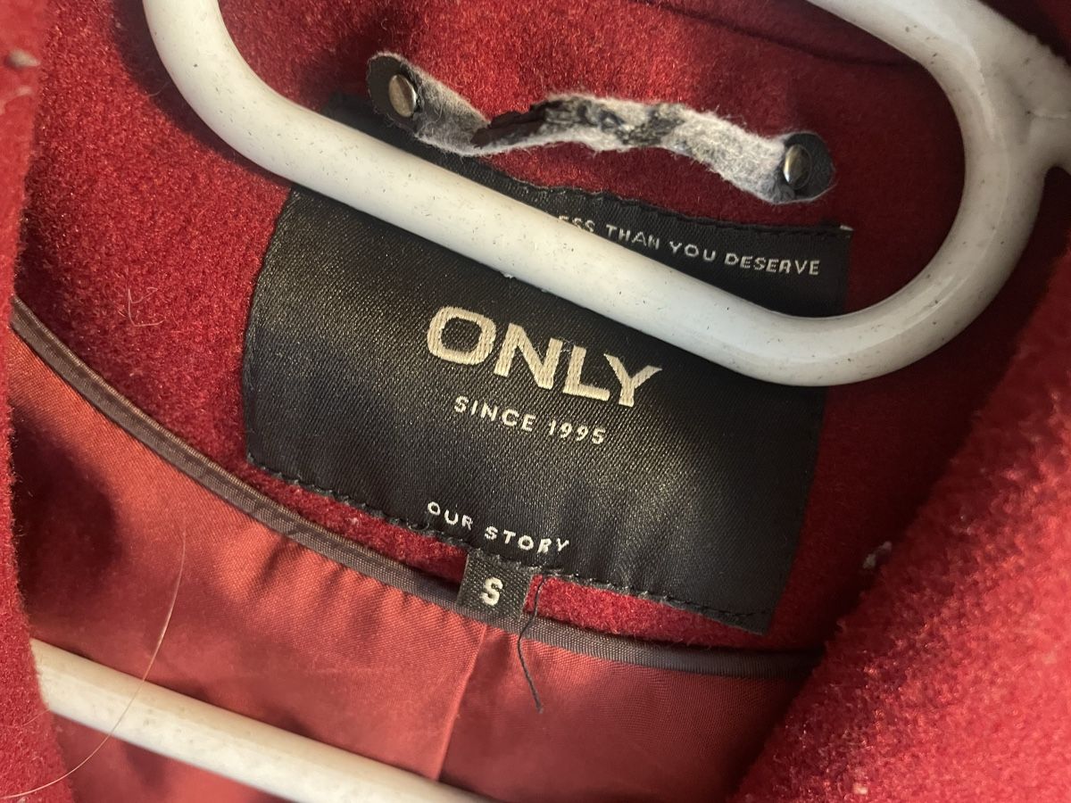 Only Mäntel: ONLY Coat Red Size S Good Condition – Gebraucht aus Bülach von stephanie2508 2