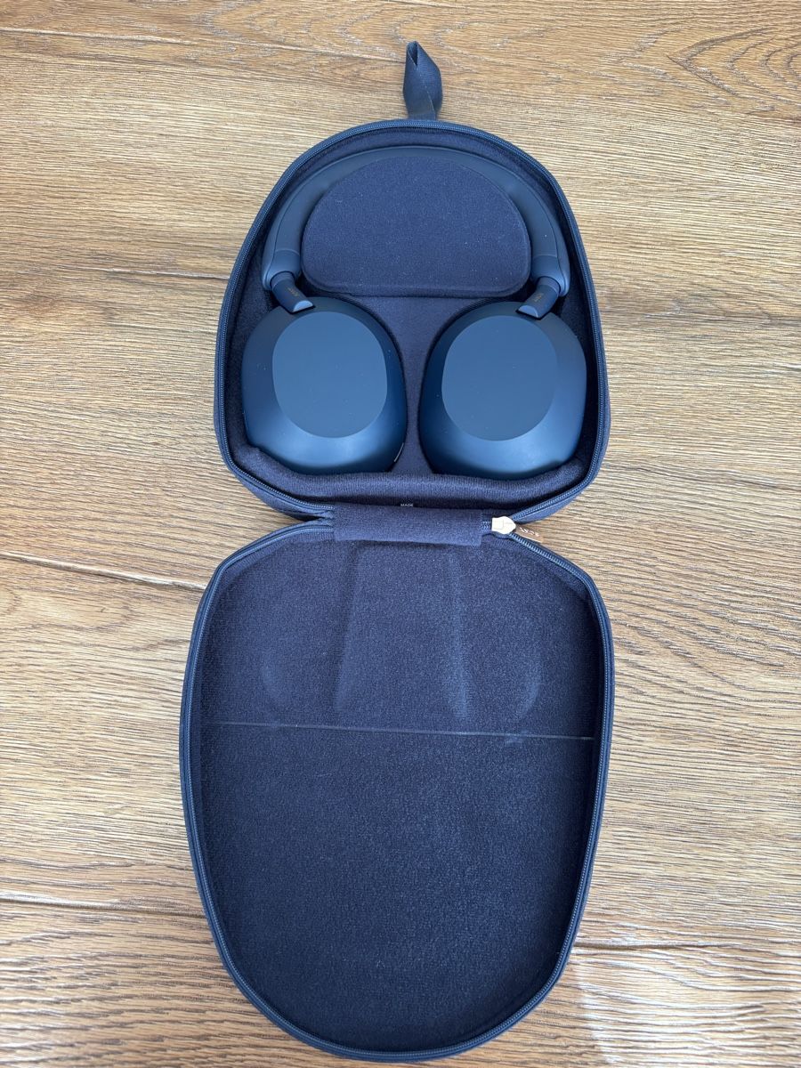 Sony Cuffie: Sony WH1000 XM5 – Usato da La Tour-de-Trême venduto da ValGruyere 1
