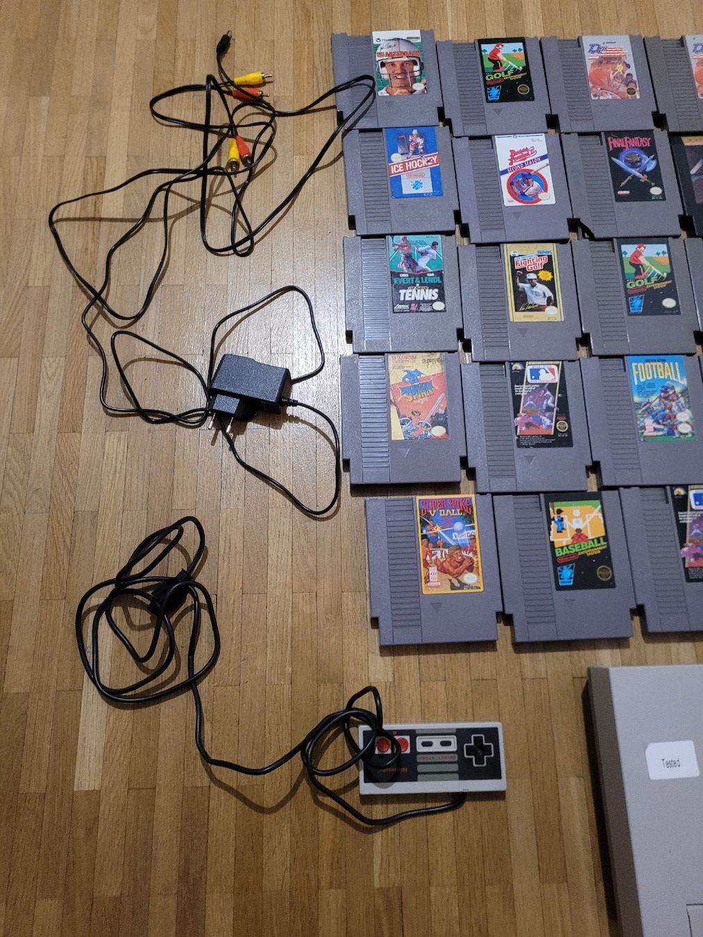 Nintendo Console: Nintendo NES Console with 29 Games -!Final Fantasy,... – Usato da Meyrin venduto da Retro-GZ 4