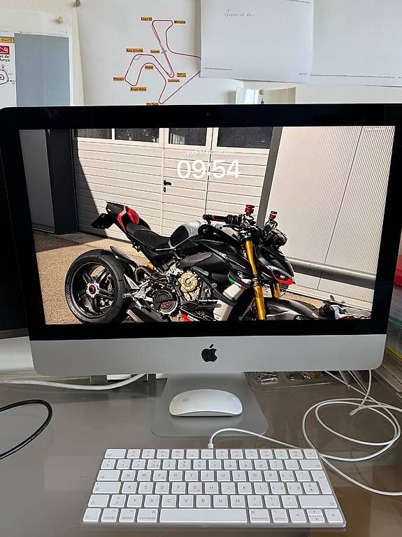 PCs: iMac 21.5 Pouces – Gebraucht aus Ecuvillens von VsterVince