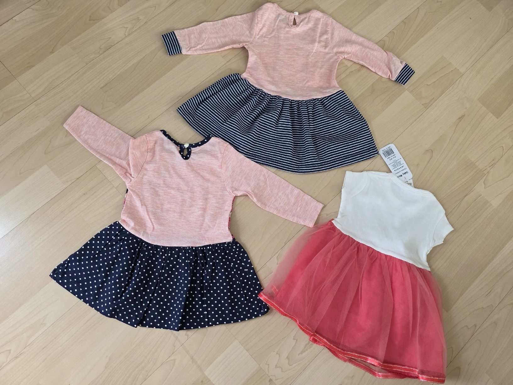 Lotti & Set di vestiti: 3 Mädchenkleider Grösse 68, neu – Nuovo (secondo la descrizione) da Suhr venduto da andreas_2008 1