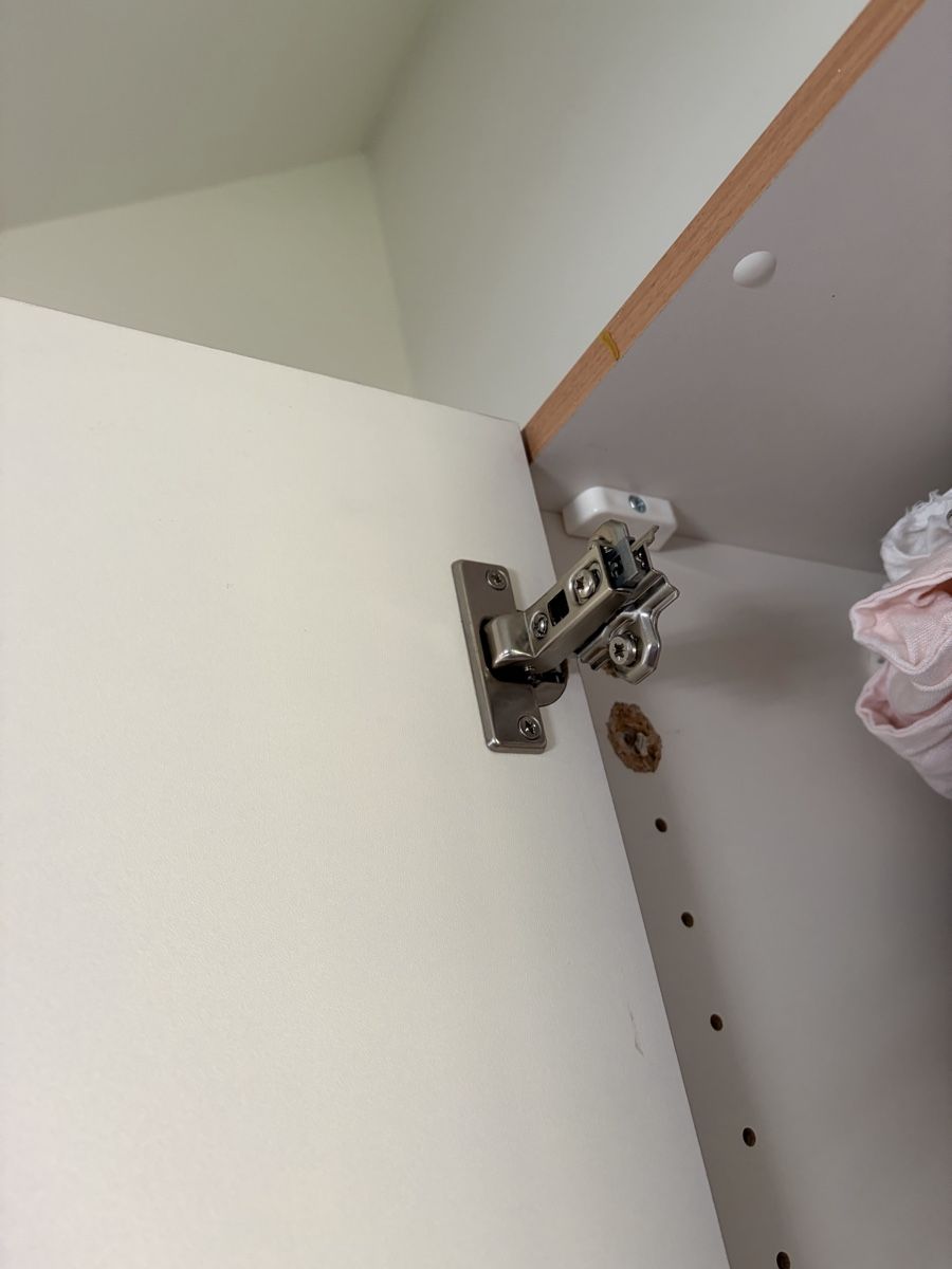 Pfister Armoires: Schrank Farbe Buche – D'occasion à hofstetten par langnau01 4