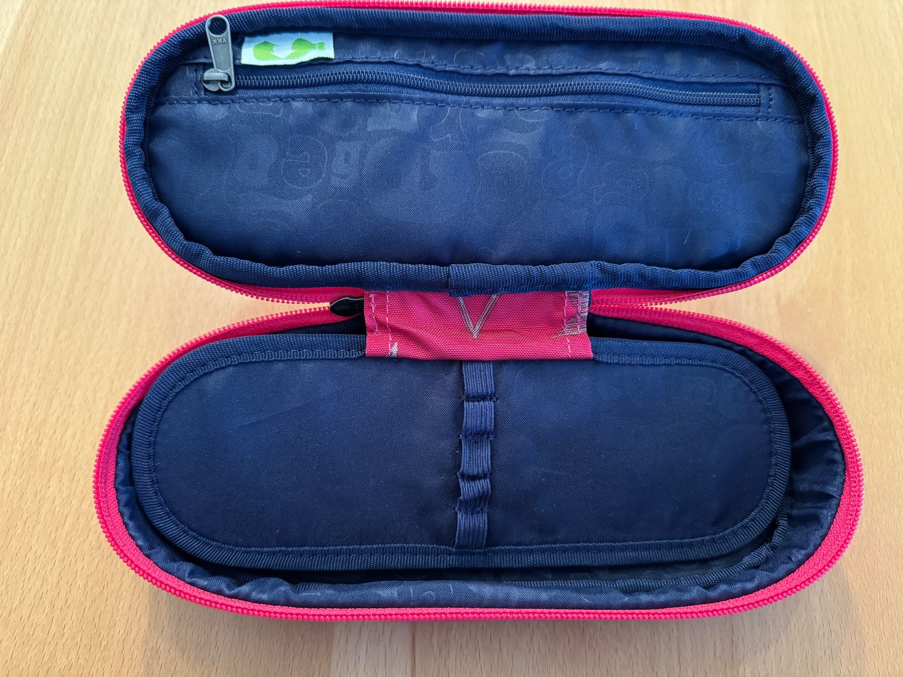 Ergobag Plumiers: Ergobag Federmäppchen Pink mit Sternen neu – Neuf avec emballage d'origine à Wohlen AG par shoppi1 1