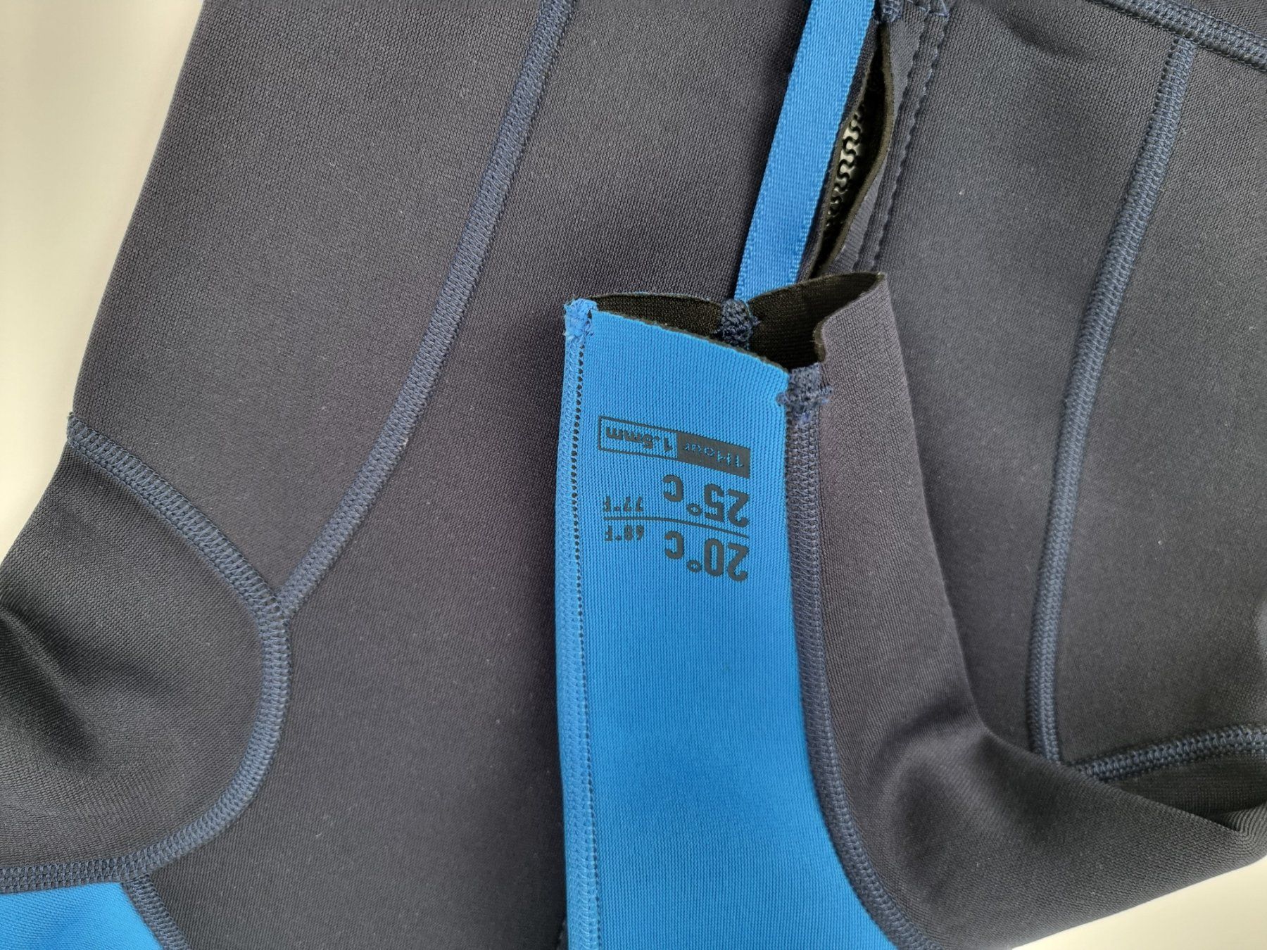 Completi: Neoprenanzug Kind Grösse 132-140 – Usato da Urtenen-Schönbühl venduto da Restwert_Schoenbuehl 6