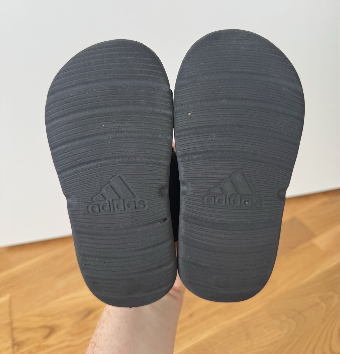 Adidas Scarpe per ragazzi: Adidas Sandalen Gr. 28 – Usato da Flumenthal venduto da Krajan 2
