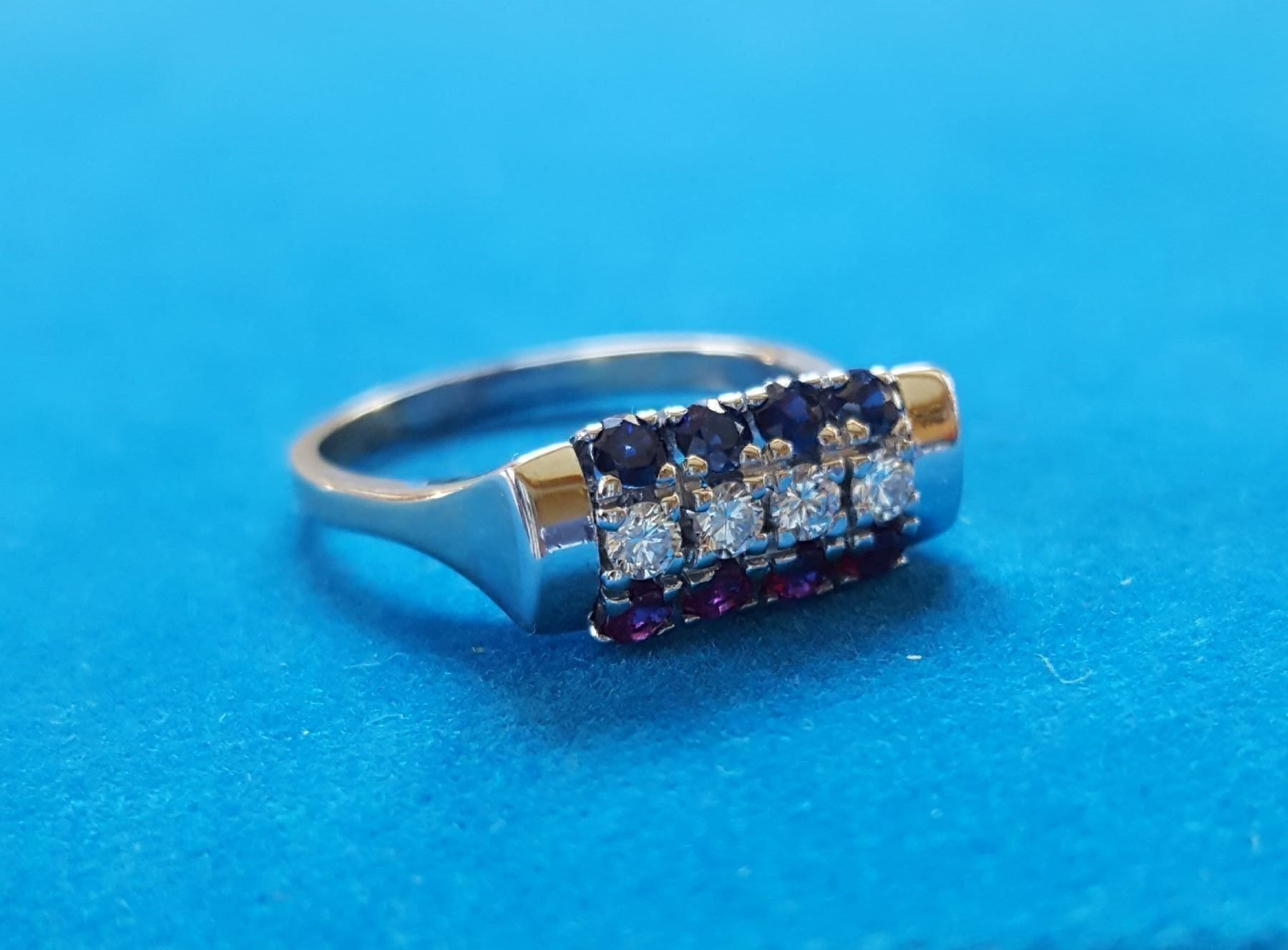 Anelli: 750 Gold Ring Brillanten/Rubine/Saphire – Usato da Wald ZH venduto da Aniade 1