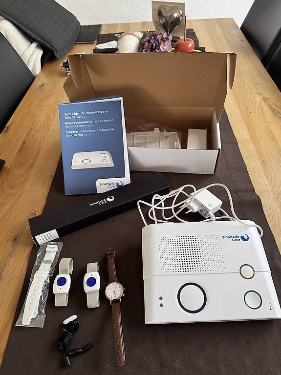 Swisscom Telefone: Notrufgerät SmartLife Care – Gebraucht aus Untereggen von Aggi2