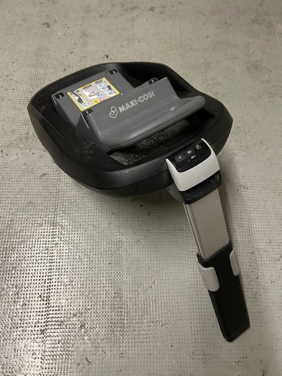 Maxi-Cosi Seggiolini per auto: Isofix Maxi-Cosi – Usato da Basel venduto da Oasis111 1
