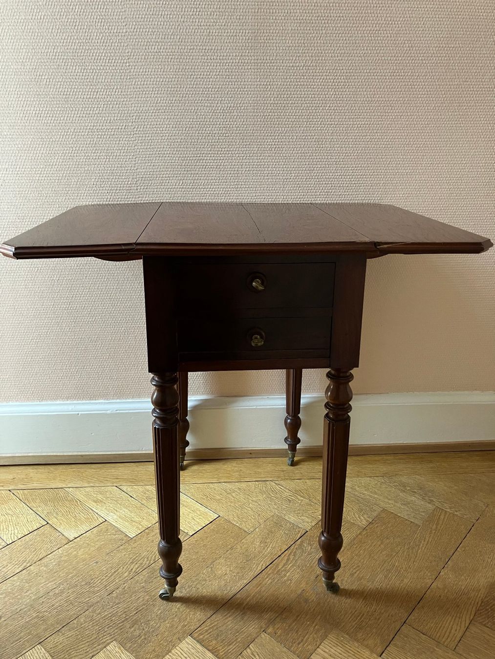 Tische: Table d'appoint époque Louis Philippe, battants pliables – Gebraucht aus Basel von Lancer4