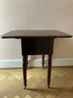 Table d'appoint époque Louis Philippe, battants pliables