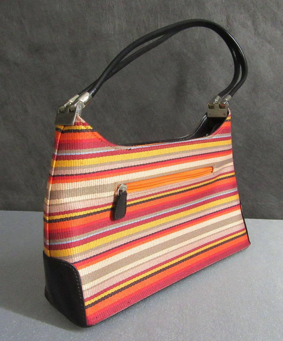Borse da donna: schöne Handtasche bunt gestreift - ab CHF 5.00 – Usato da Auenstein venduto da Padabimbim