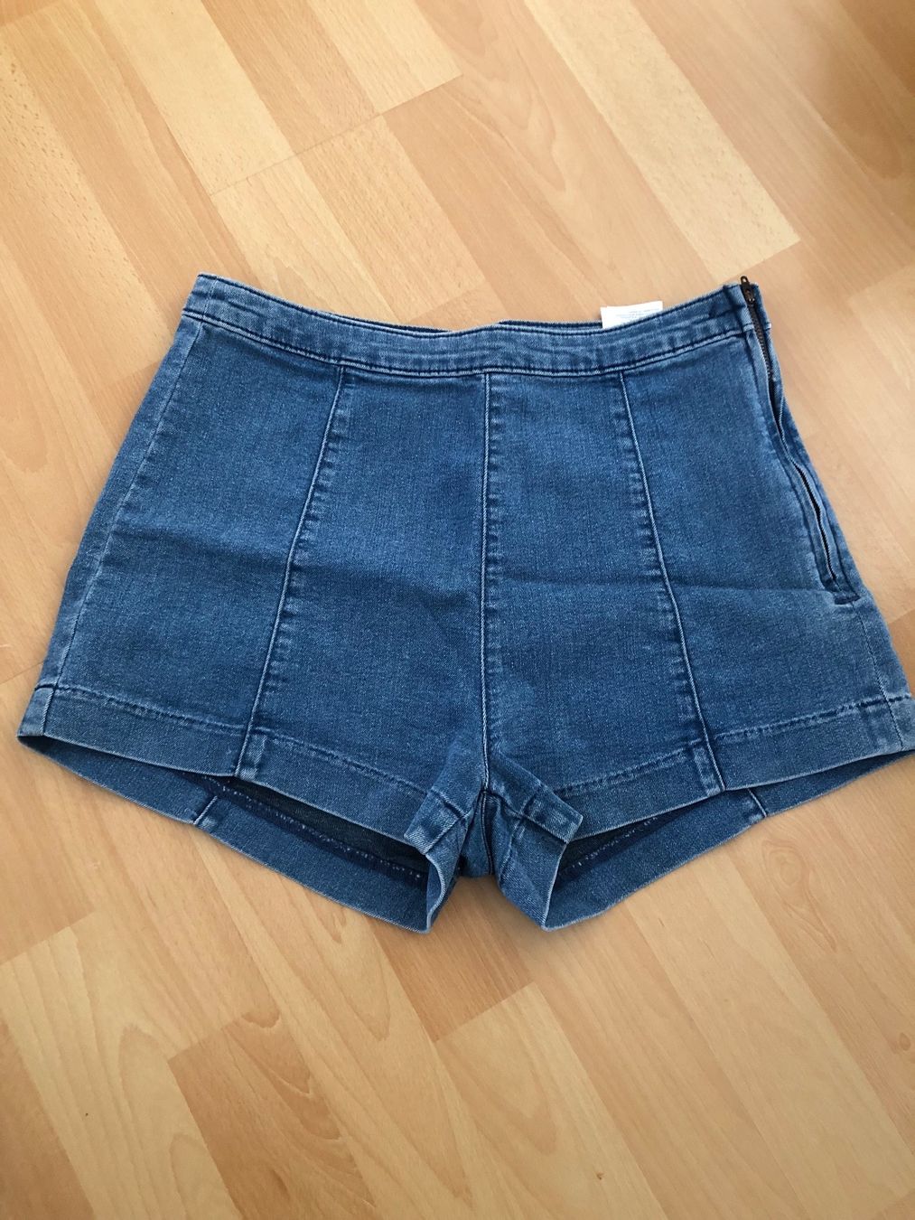 H&M Jeans: Jeanshose kurz Gr 40 – Gebraucht aus Zürich von Herbion1