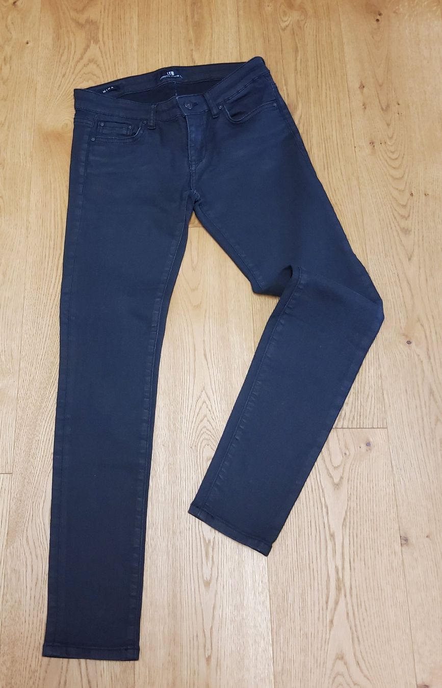 Lotti di vestiti: Kleiderpacket schwarz – Usato da Naters venduto da 3904Naters 1