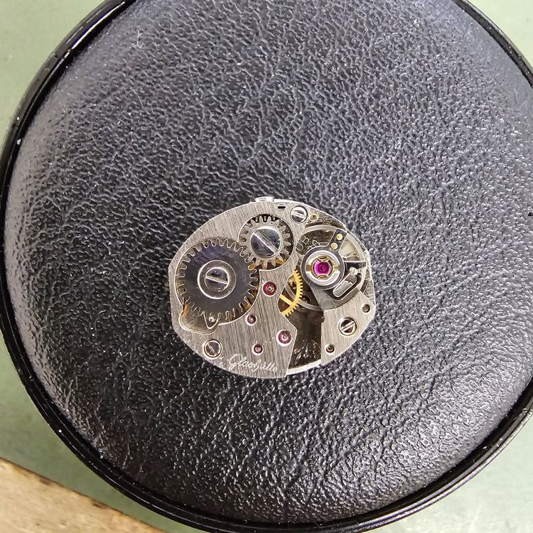 Mouvement De Montre Dogma Mortima Super Datomic - Cadran Blanc - À Réparer