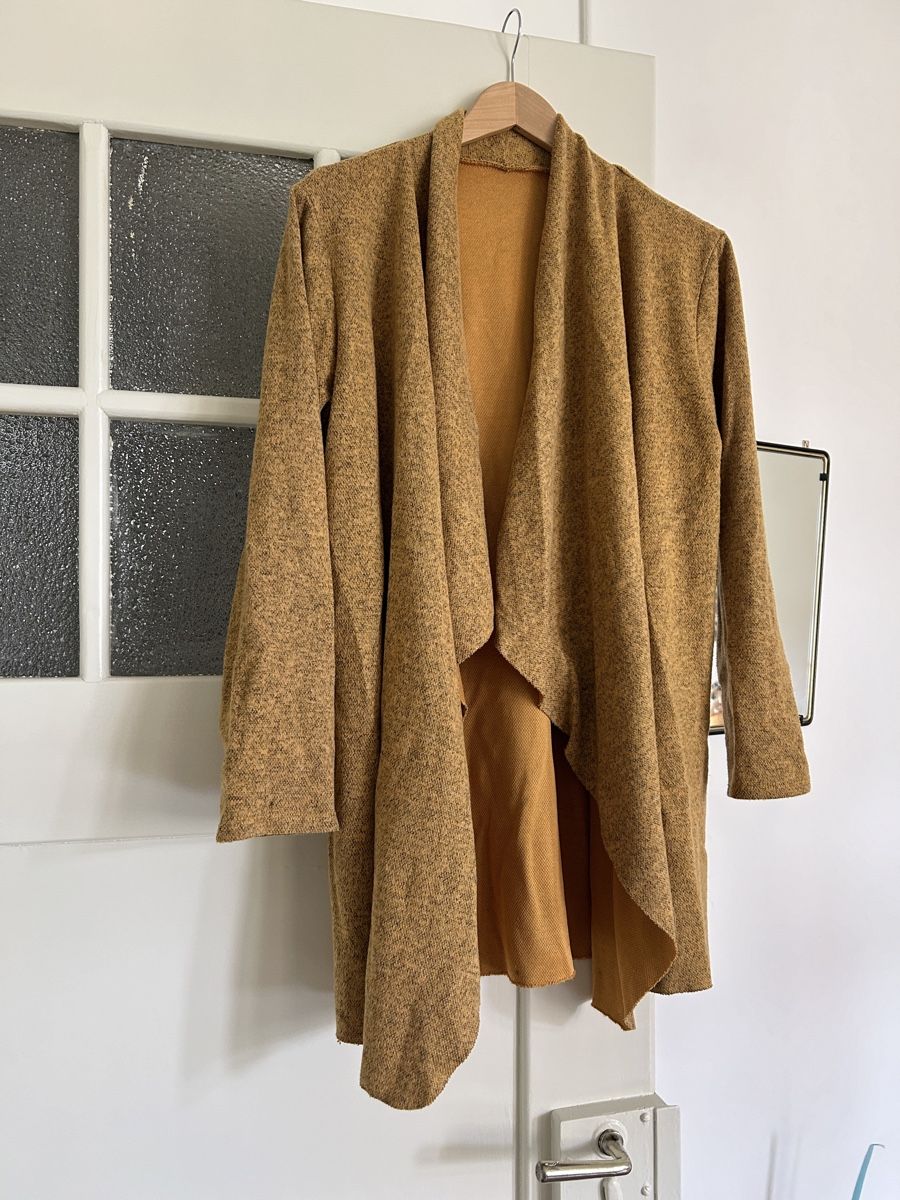 Jacken: Weicher Cardigan in Senf/ Senfgelb – Gebraucht aus Bern von ellebasiH