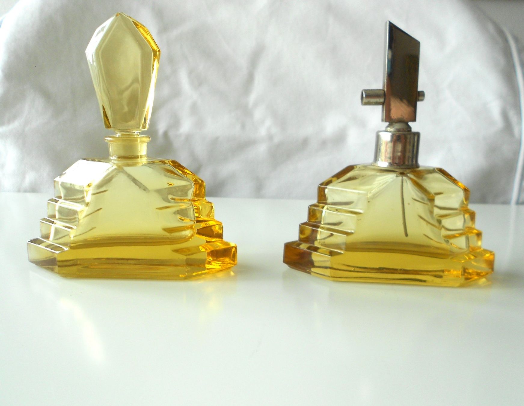 Flaconi: Art Deco Kristall Flacons um 1925 – Usato da Dübendorf venduto da ArtExpression