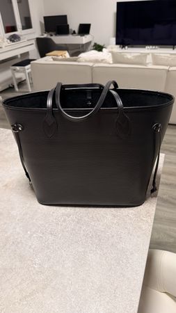 Louis Vuitton Neverfull MM black epi leather