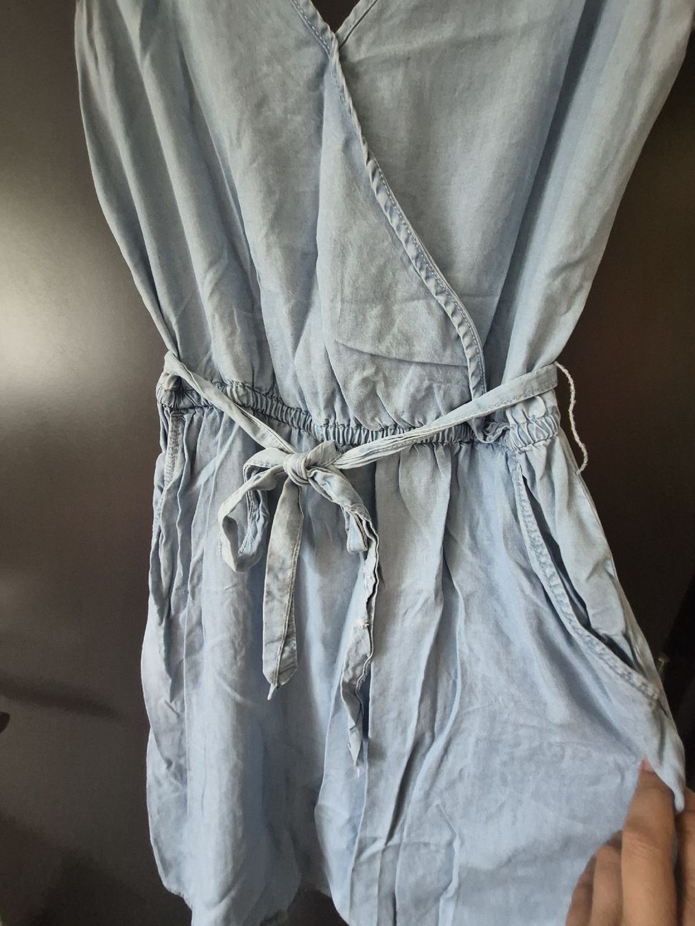 H&M Vestiti: Petite robe sans manches bleu clair effet jean – Usato da Collonges venduto da cam_72xf 1