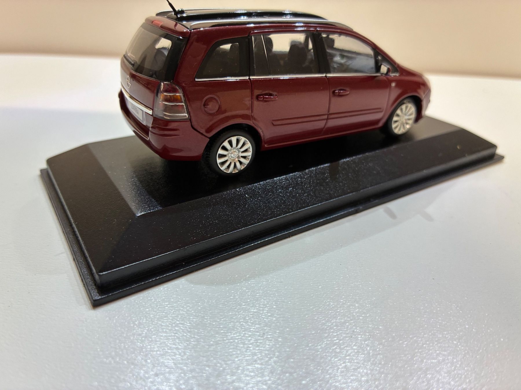 Minichamps Modellautos: Modellauto Opel Zafira A – Neu und originalverpackt aus Kräiligen von hkk 3