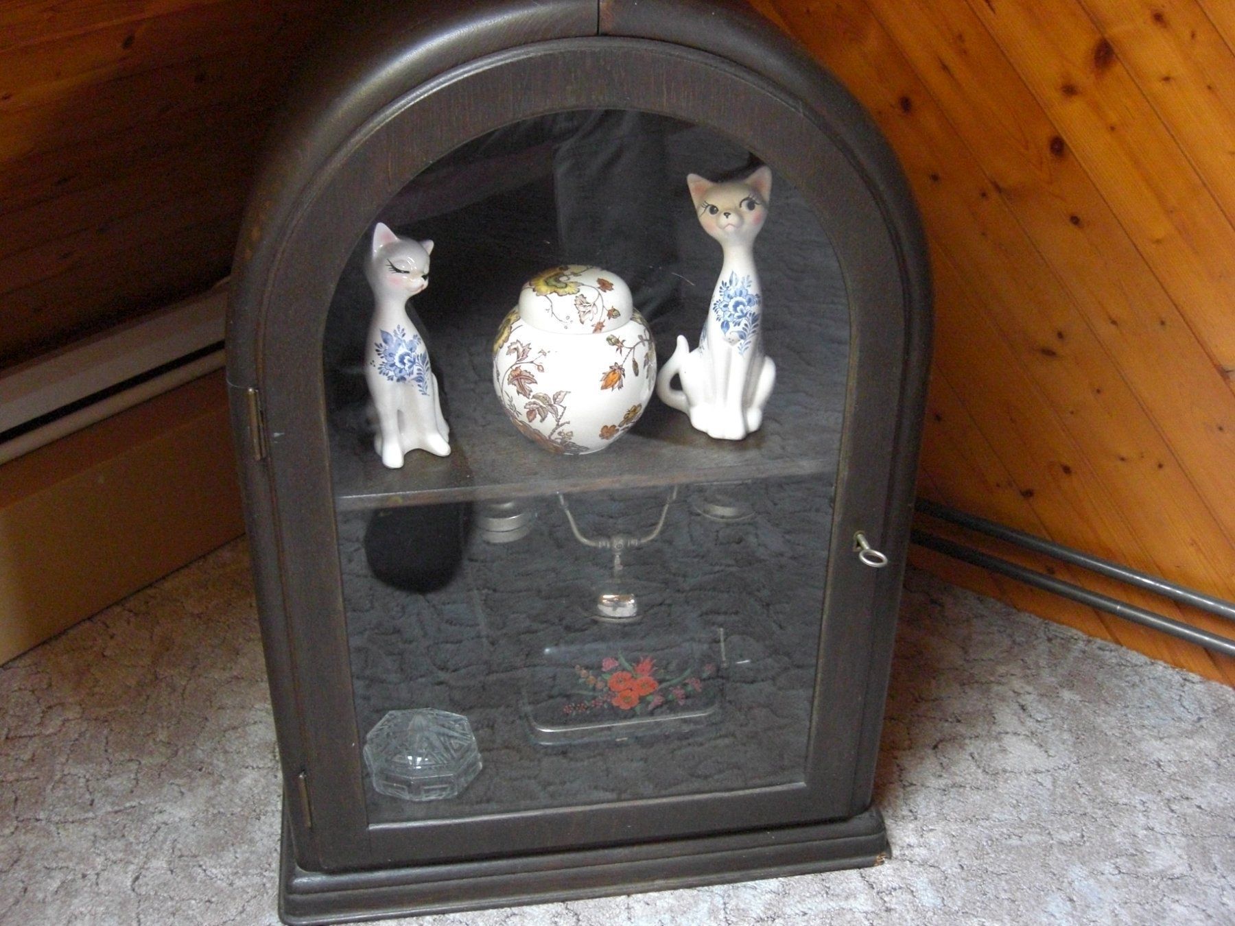 Vitrinen: Vitrine – Gebraucht aus Liestal von Ciccoo