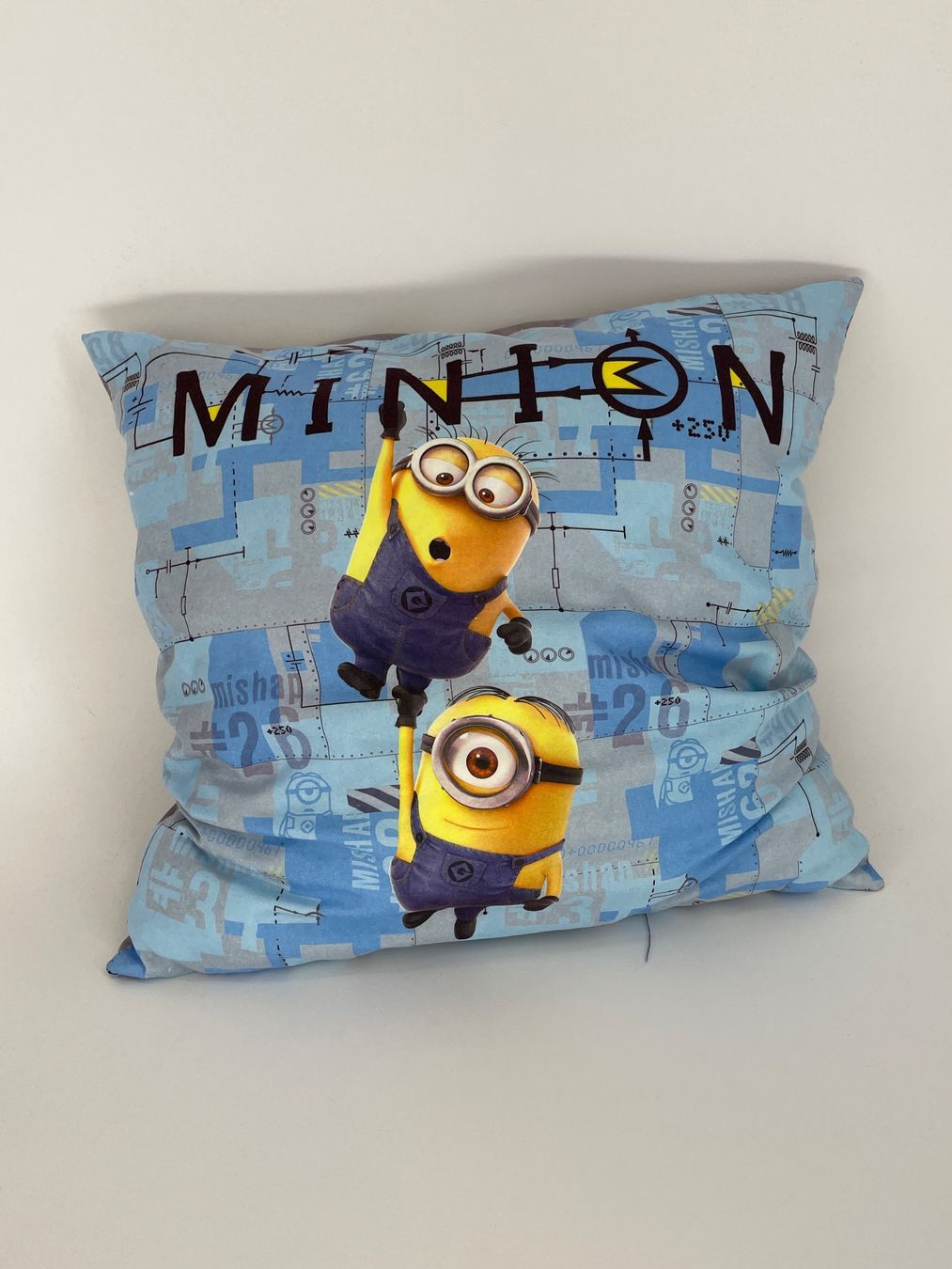 Kissen: Minion Kissen/ Dekokissen – Gebraucht aus Auenstein von moin.