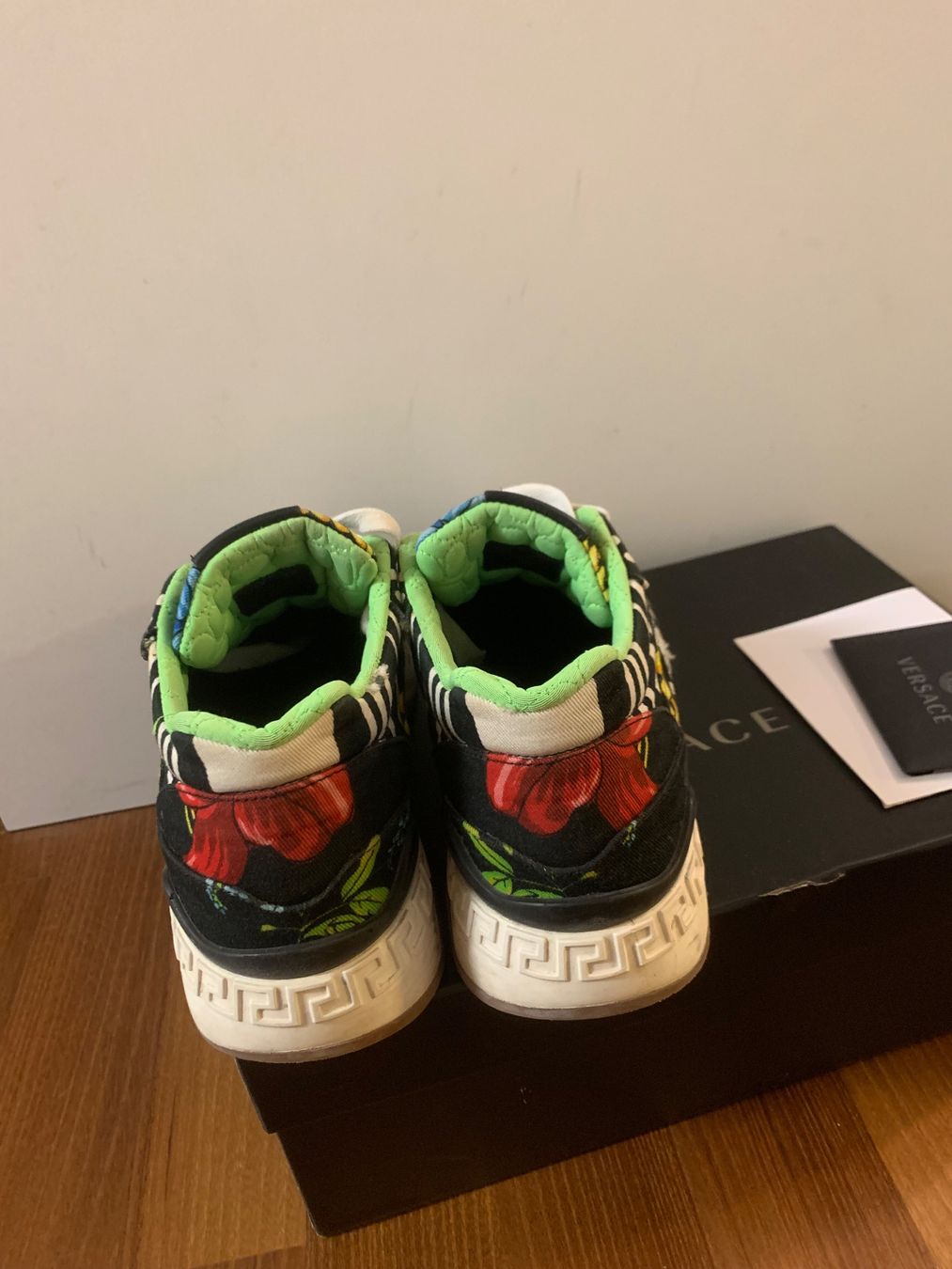 Versace Scarpe da donna: Versace Turnschuhe Gr. 38 - Einzigartiges Design, Top Zus... – Usato da Winterthur venduto da yan_jnw8 3
