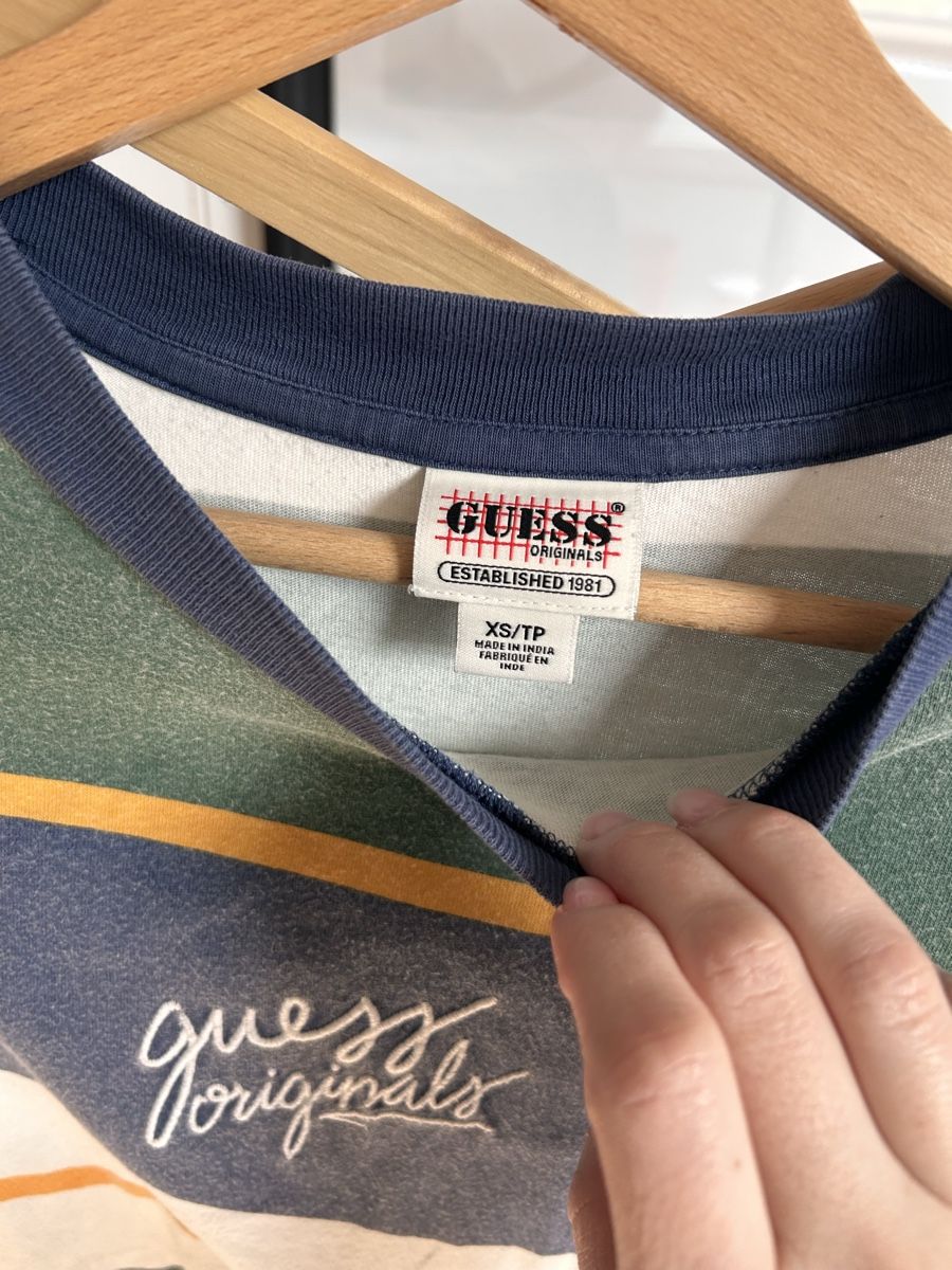 T-shirts: Guess – D'occasion à Roggwil BE par Fin_96 2