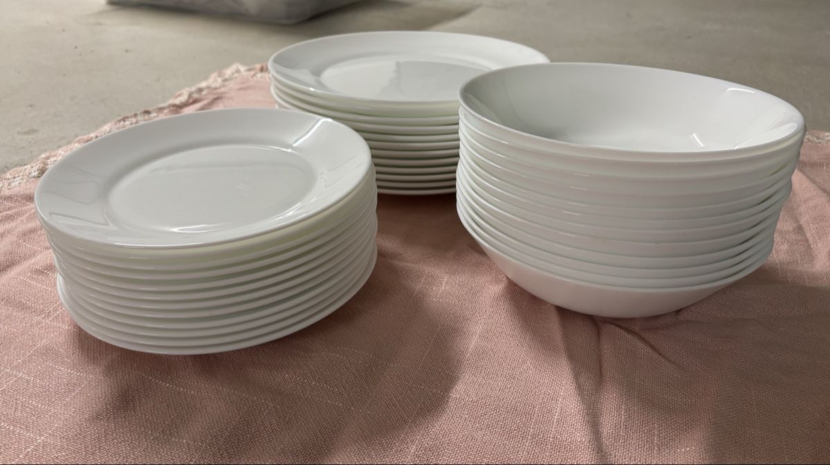 Piatti: Weisses Geschirr-Set, 36-teilig – Usato da Schaffhausen venduto da Atlas110