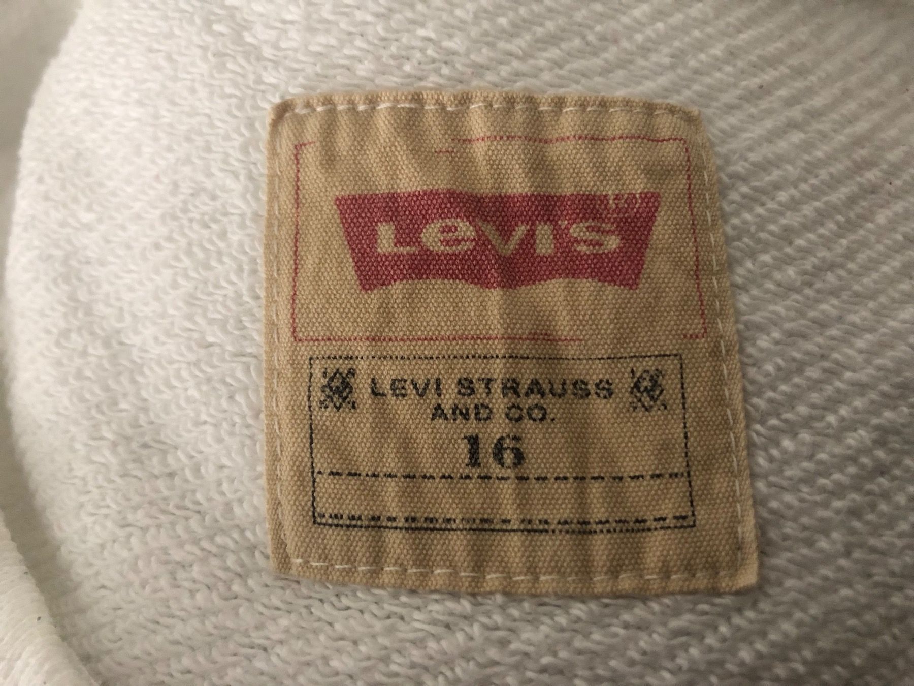 Levi's Maglioni & Felpe: Pullover kurzarm - Levi’s - Grösse 176 – Usato da Oberuzwil venduto da jabano 1
