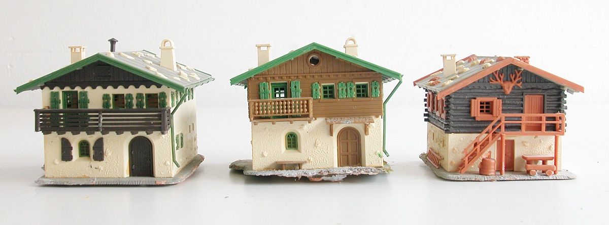 Modelleisenbahnen: Pola 3 Berghäuser zu Spur H0 – Gebraucht aus Oberwil BL von Klang 3