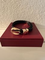 Schwarzer Ledergürtel mit goldener Schnalle - Damen-Accessoi
