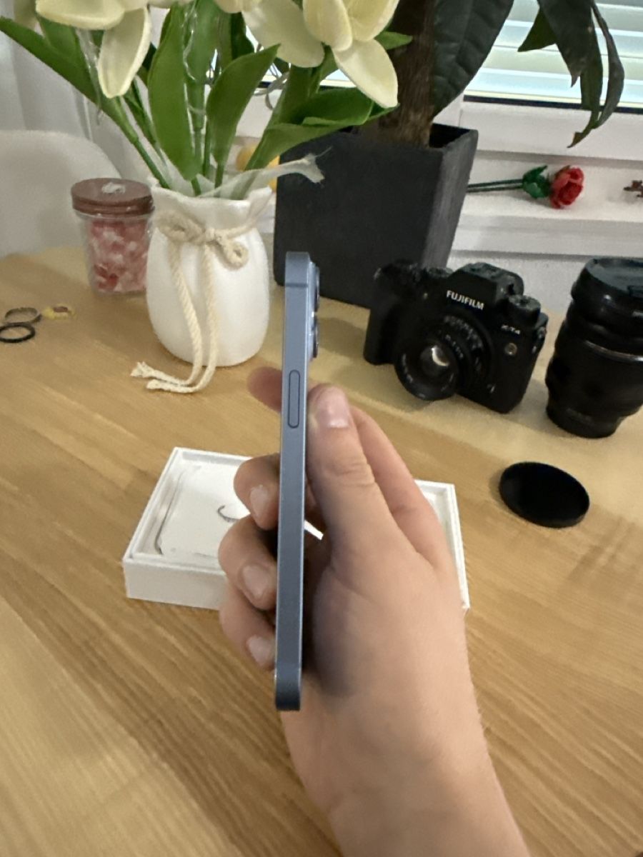 Apple Handys / Smartphones: Iphone 14 - NEUZUSTAND - akku 87% – Gebraucht aus Neuchâtel von Bas_nkc5 2