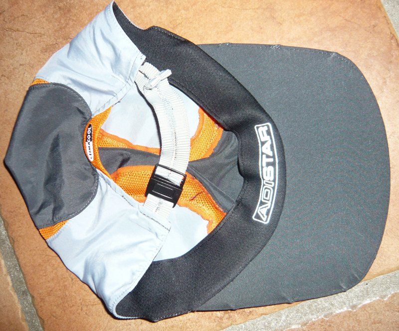 Copricapi, berretti & cappellini: Kappe / Sonnenhut Adidas – Usato da Ruggell venduto da Btt 1