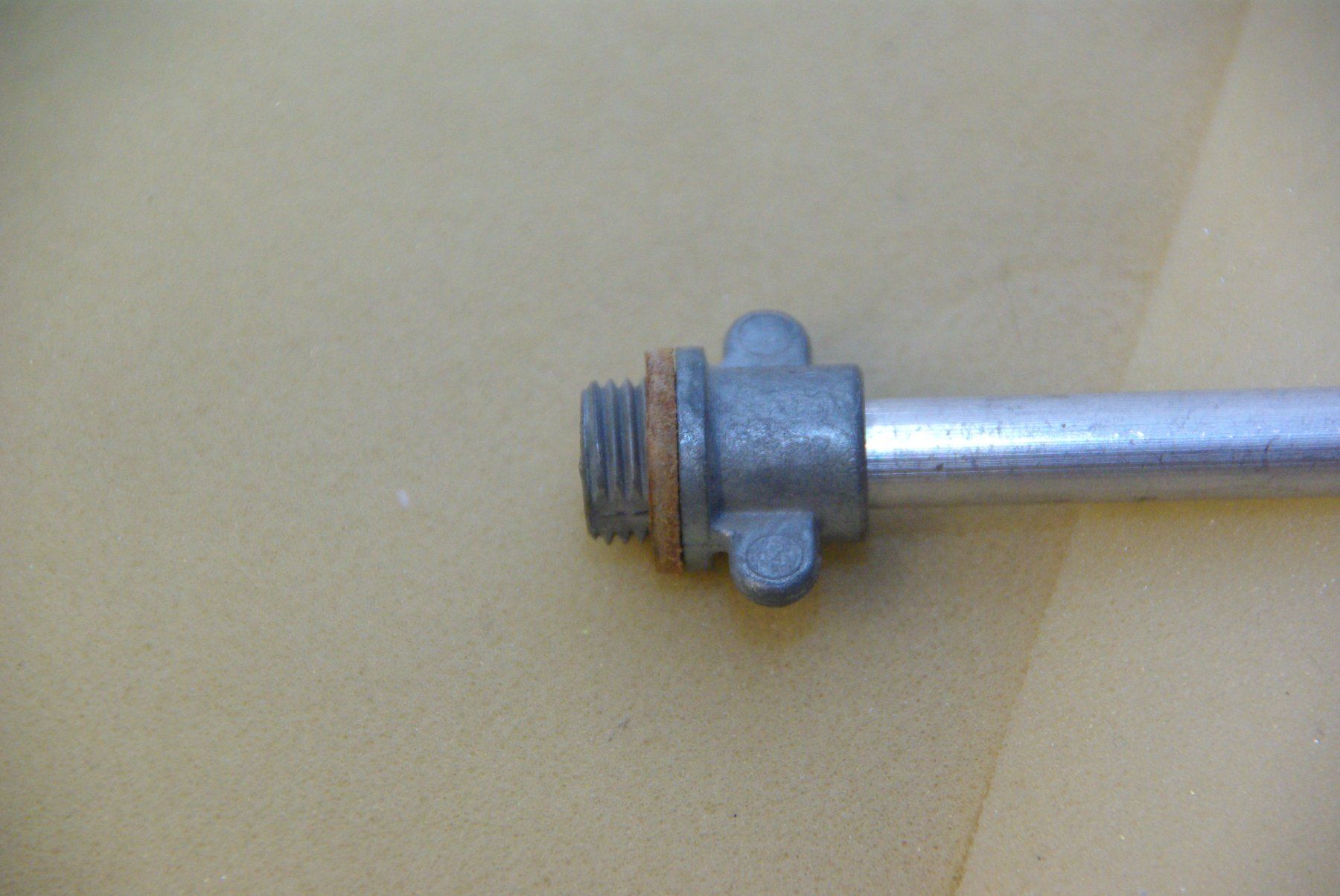 Alle Werkzeuge: Befüll Stutzen ca. 25cm, mit Dichtung – Neu (gemäss Beschreibung) aus Herisau von Cevianer1844 1