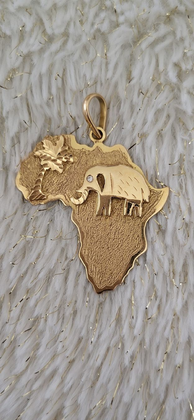 Ciondoli: Wunderschöner Afrika Anhänger mit Elefant – Nuovo (secondo la descrizione) da Unterägeri venduto da Altgoldschmuck