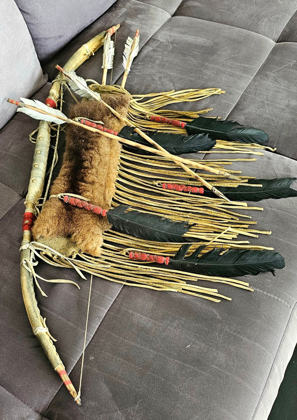 Tiro con l'arco: Original indianischer Bogen mit Pfeilen, handarbeit. – Usato da Neuhausen venduto da Senna4 4