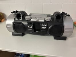 Dual Ghettoblaster mit iphone 4 anschluss