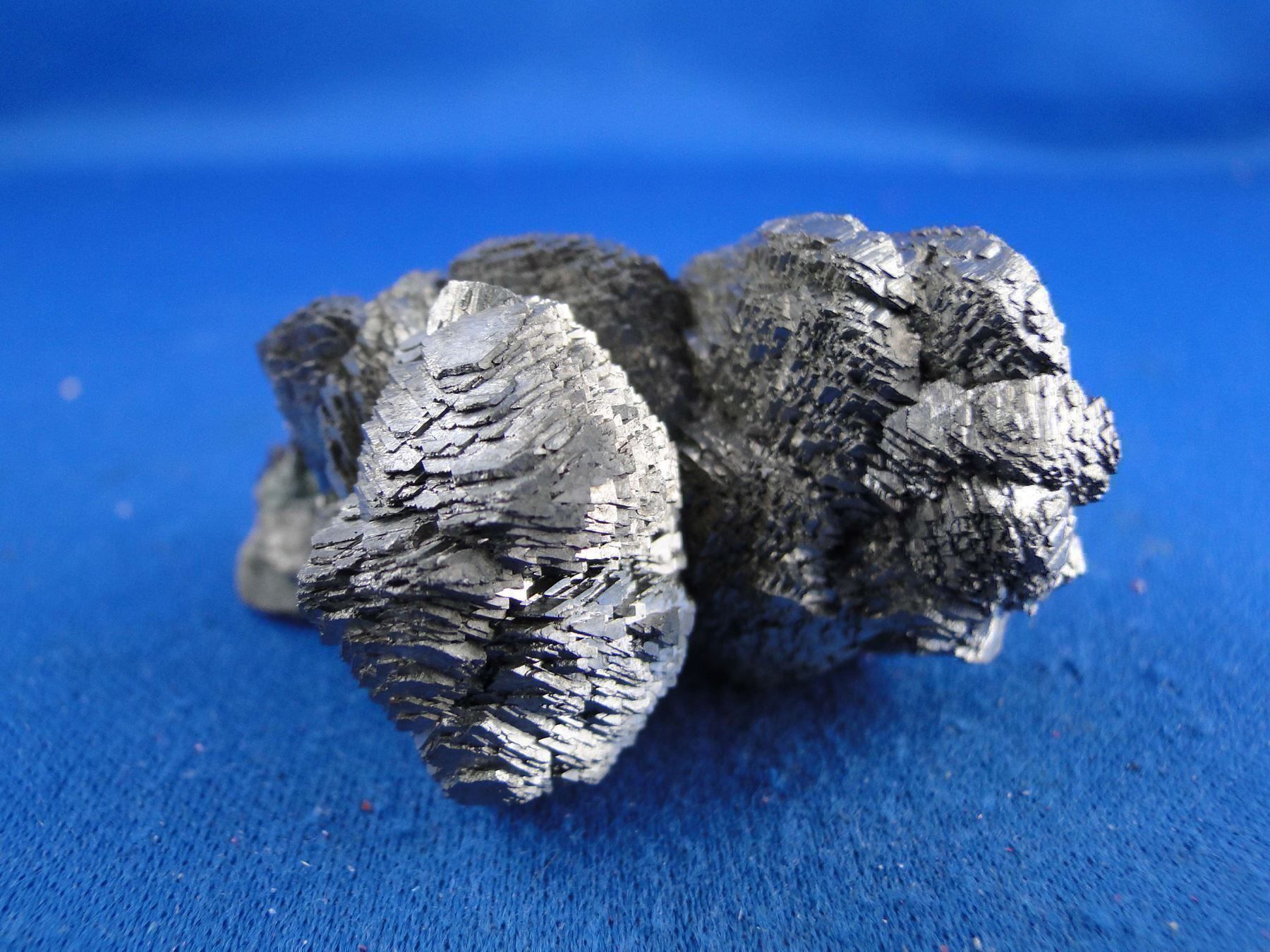 Minerali & Pietre curative: Arsenopyrit auf Hedenbergit – Usato da Schinznach Bad venduto da Demerald 2