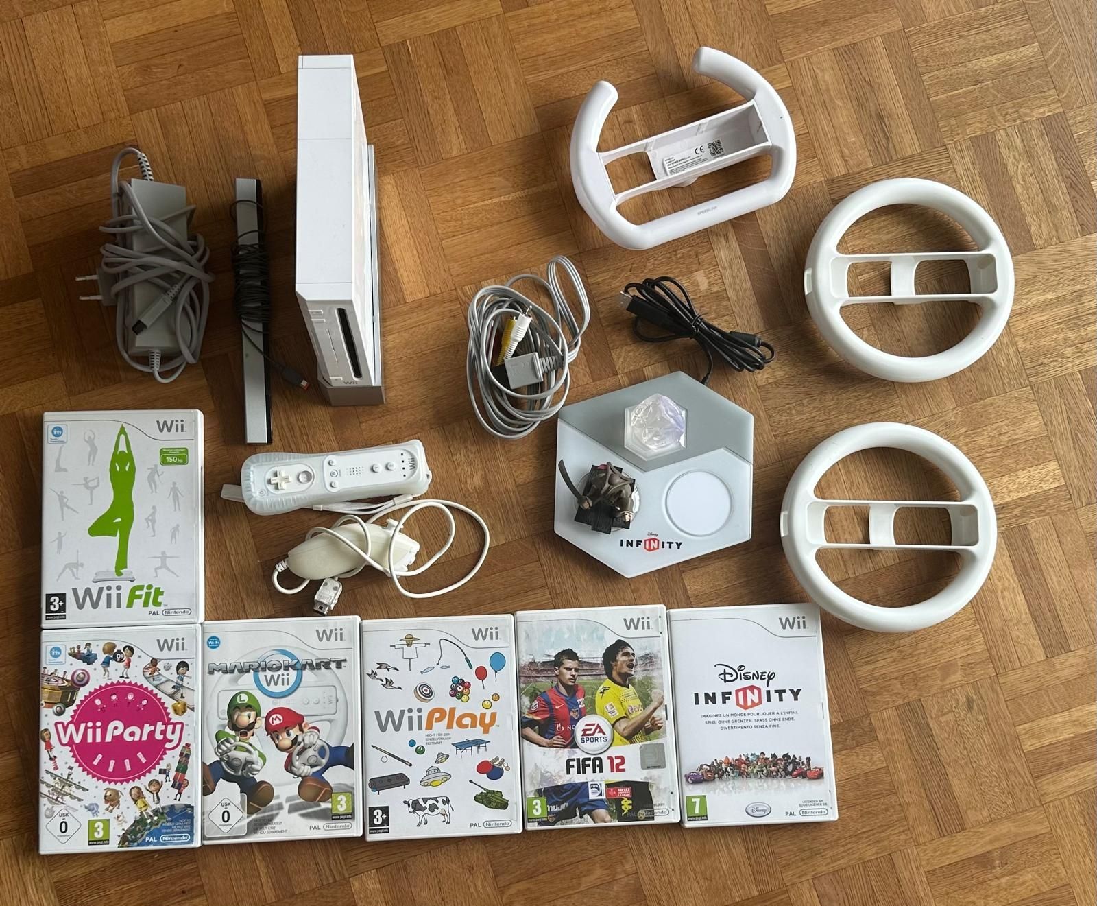 Nintendo Console: Nintendo Wii Konsole mit Zubehör – Usato da Windisch venduto da jen_7tqz