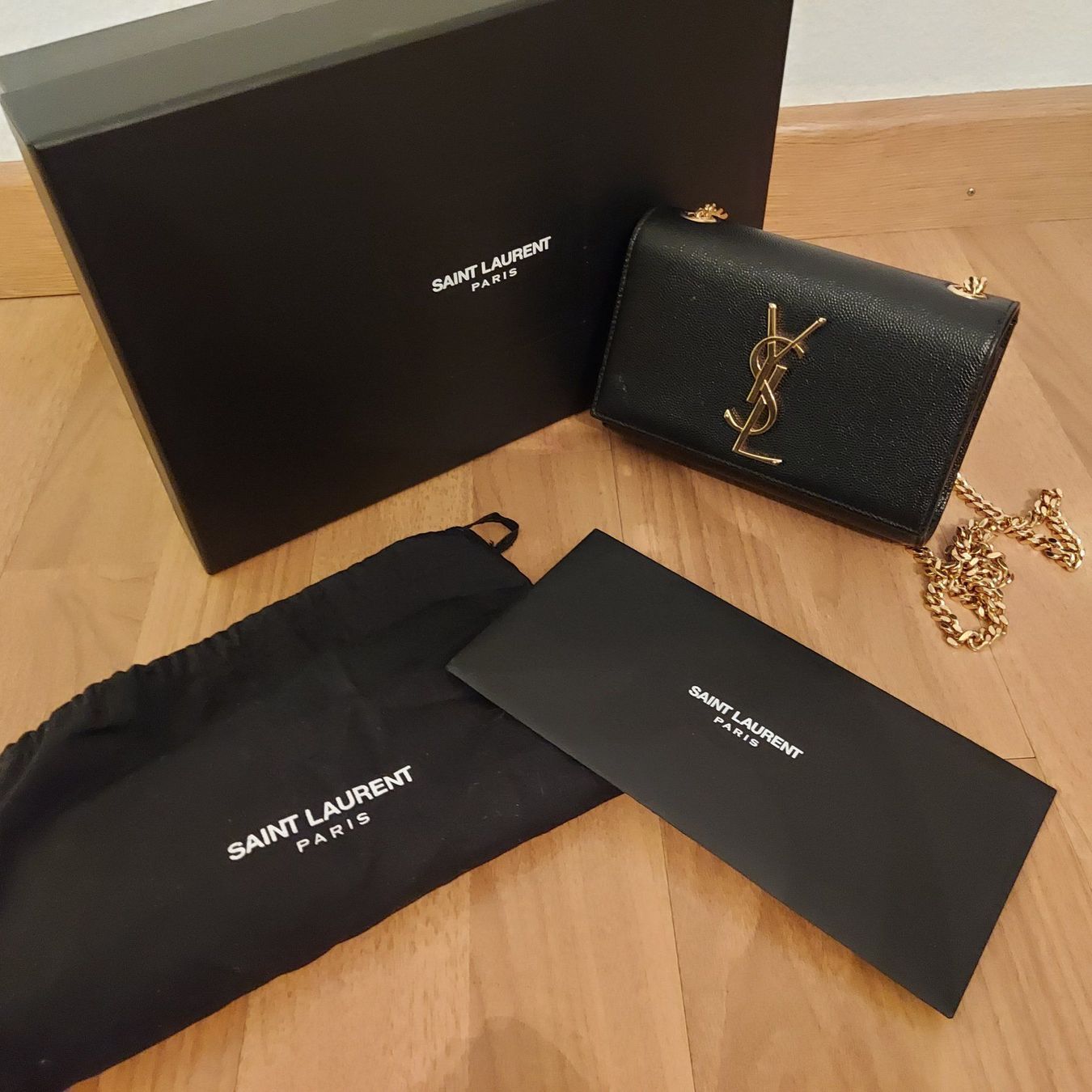 Saint Laurent Borse da donna: Yves Saint Laurent – Nuovo (secondo la descrizione) da Basel venduto da NyGrow