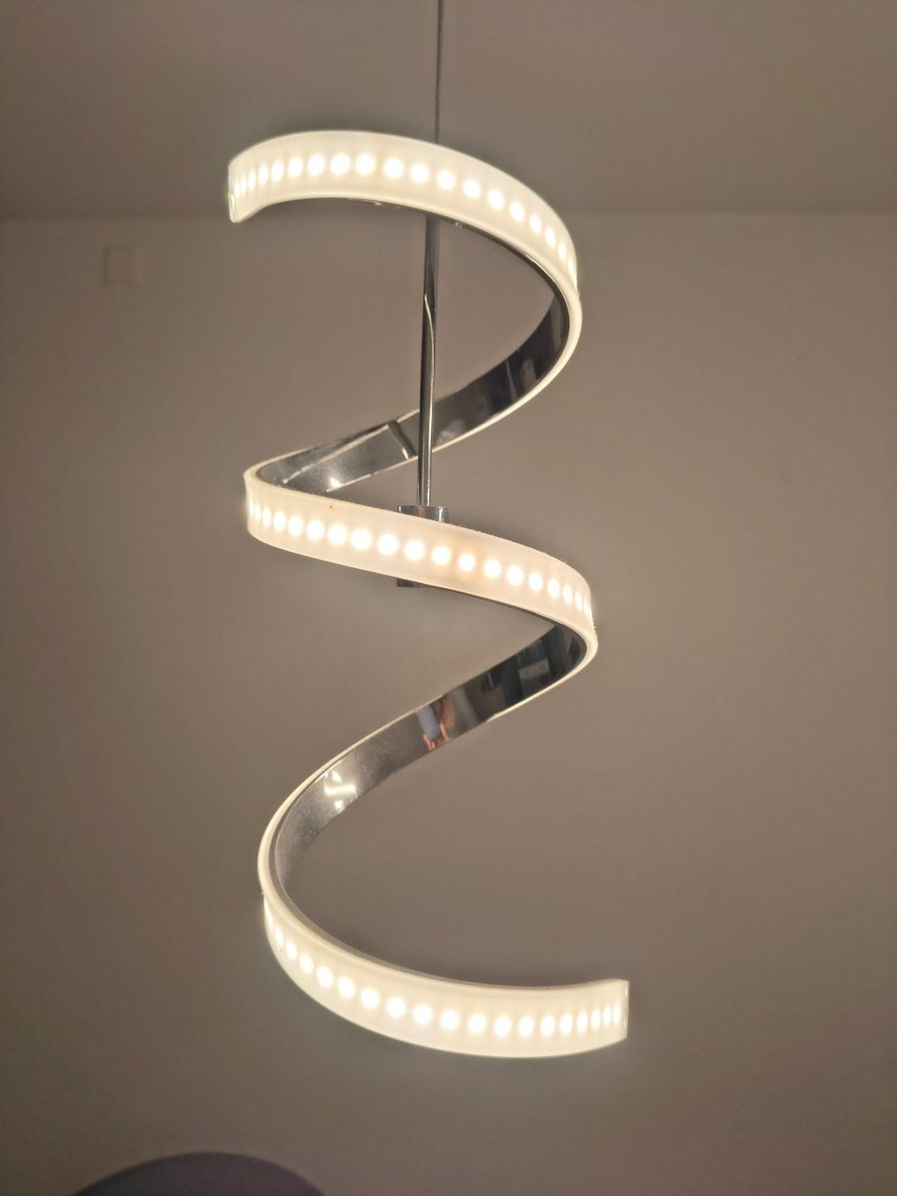 Conforama Lampade: LED Spiralen-Pendelleuchte, Chrom – Usato da Wimmis venduto da Lagom 1