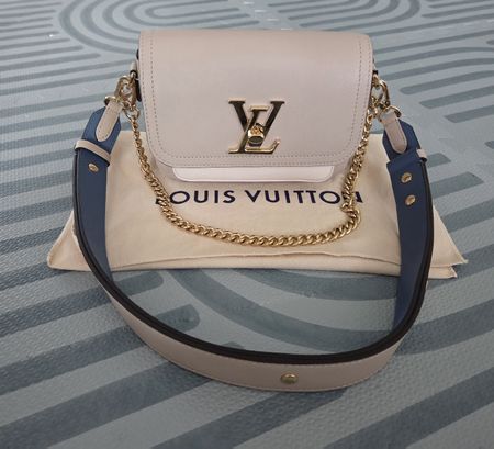 Louis Vuitton Lockme Tender Tasche Greige